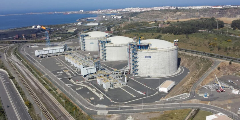 Ampliación del sistema de captación y vertido de la terminal de GNL en el puerto de Sines, Portugal
