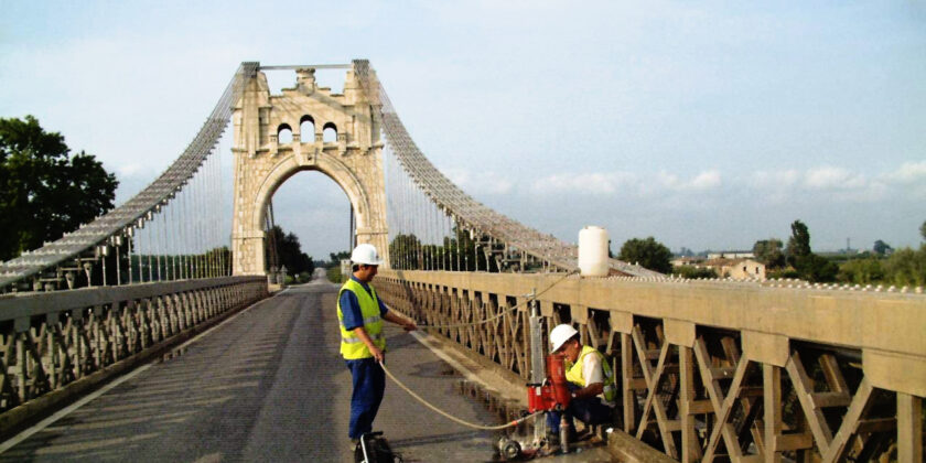 Inspección especial y proyecto de rehabilitación y asistencia técnica del puente colgante en Amposta, Tarragona